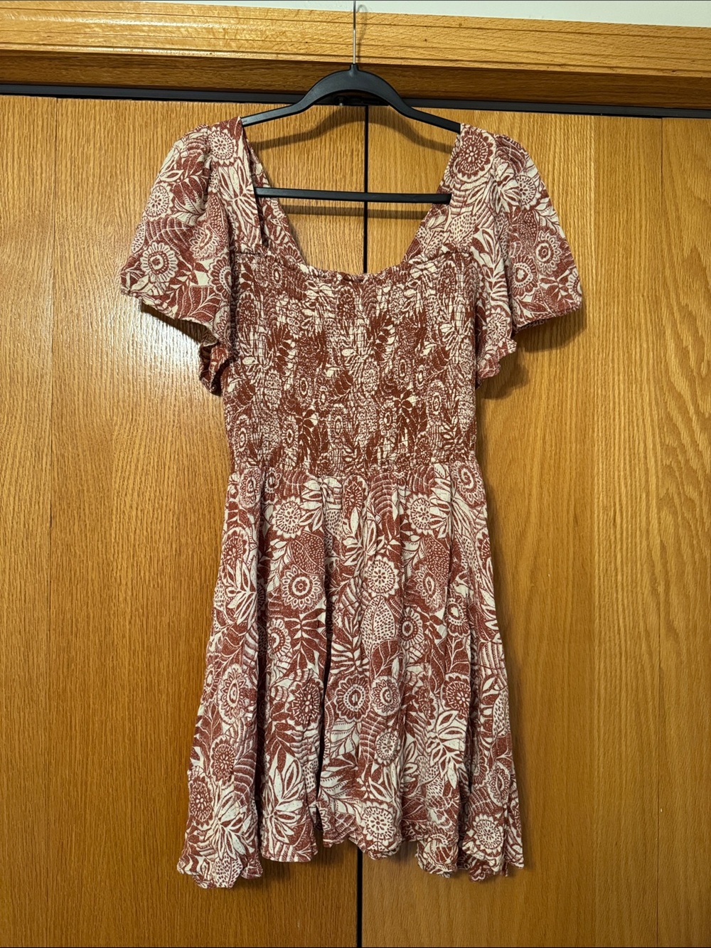 Women's boutique Rust Floral V-Neck cut out Short Dress - Picture 6 of 6